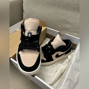 Air Jordan 1 Low in Black/Guava Ice